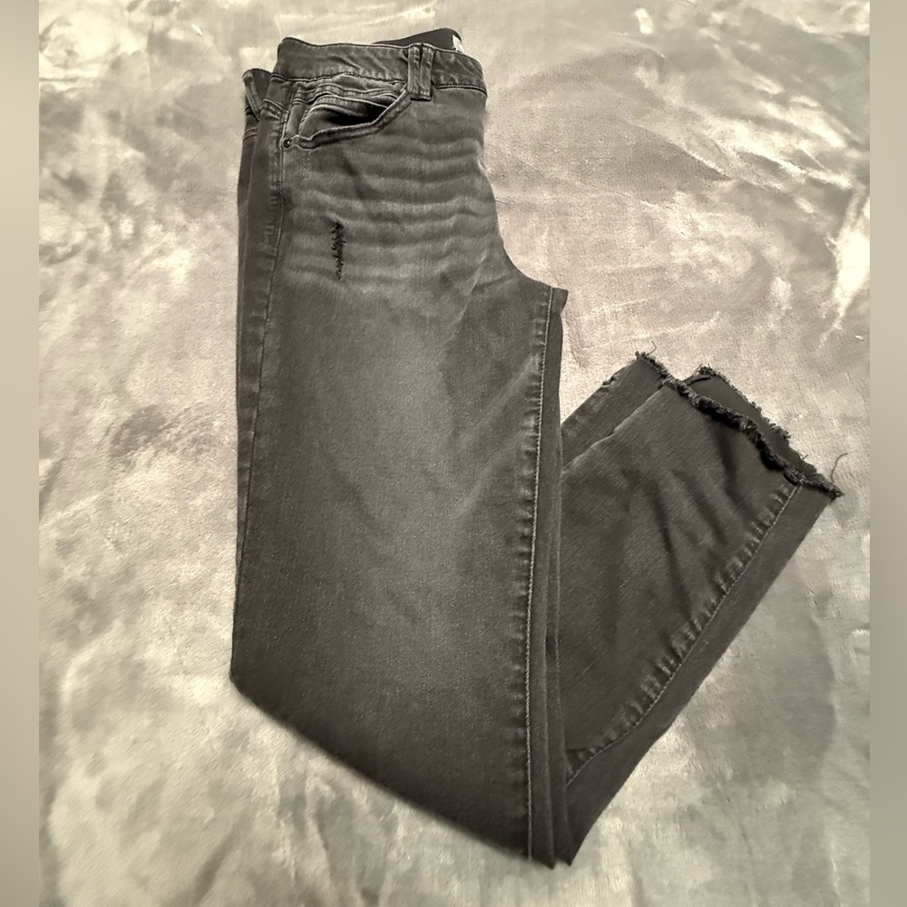 Democracy Black Distressed Jeans, size 14